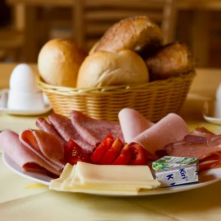 Bistro Im Ring Bed & Breakfast